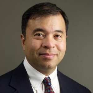 Brian Lue headshot.